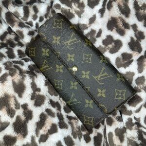 Louis Vuitton Sarah wallet Monogram